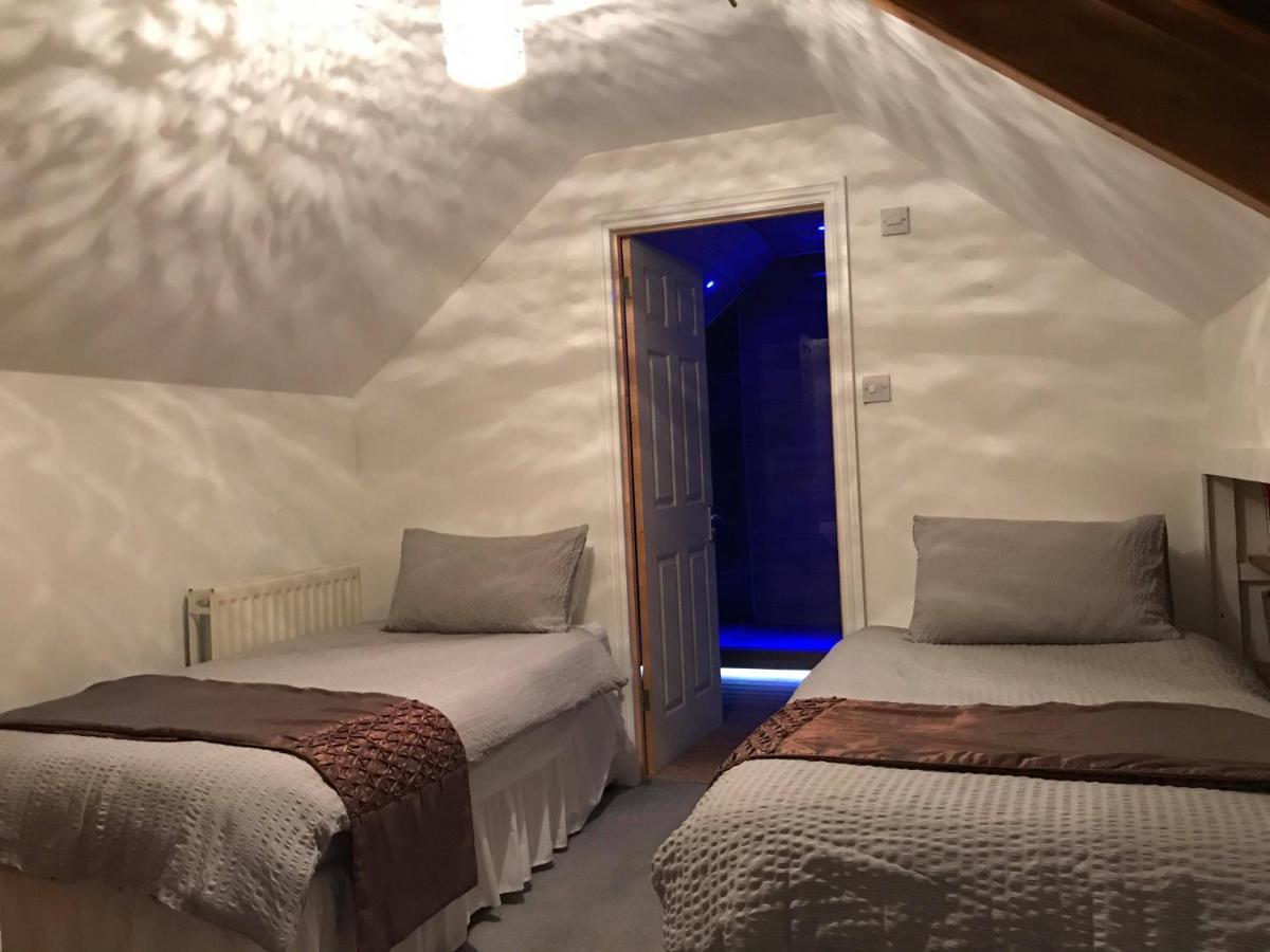 Vollie House With Hot Tub, Sauna & Log Burner Penpont Ngoại thất bức ảnh